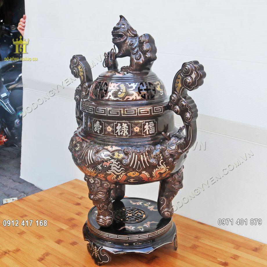 Đỉnh đồng thờ c&uacute;ng khảm ngũ sắc l&agrave; d&ograve;ng sản phẩm cao cấp 